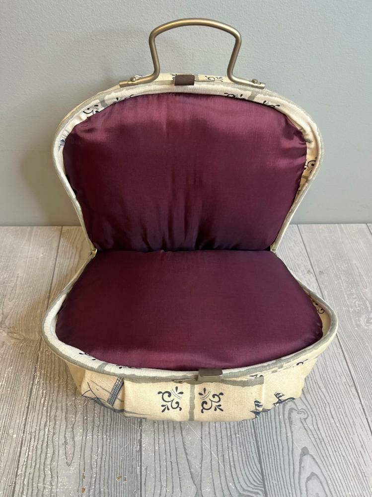 Antique Teapot Carriage Cozy Victorian English Picnic Tea Carrier - Good