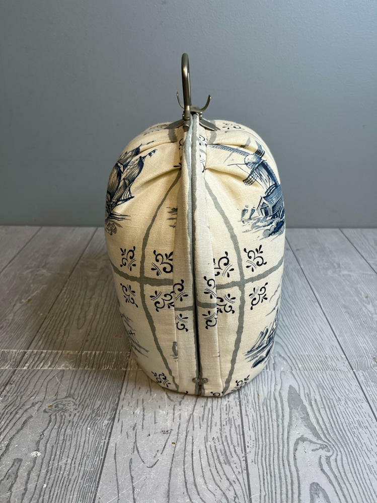 Antique Teapot Carriage Cozy Victorian English Picnic Tea Carrier - Good