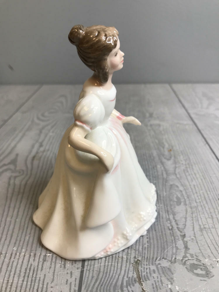 Royal Doulton 1985 "Amanda" Figurine No: HN3406 Bone China Made in England - Good