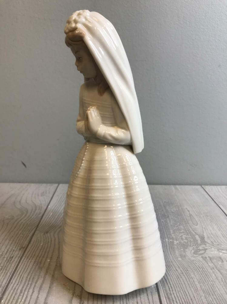 NAO by Lladro Vintage Praying Girl Holy Communion Confirmation Spanish - Good
