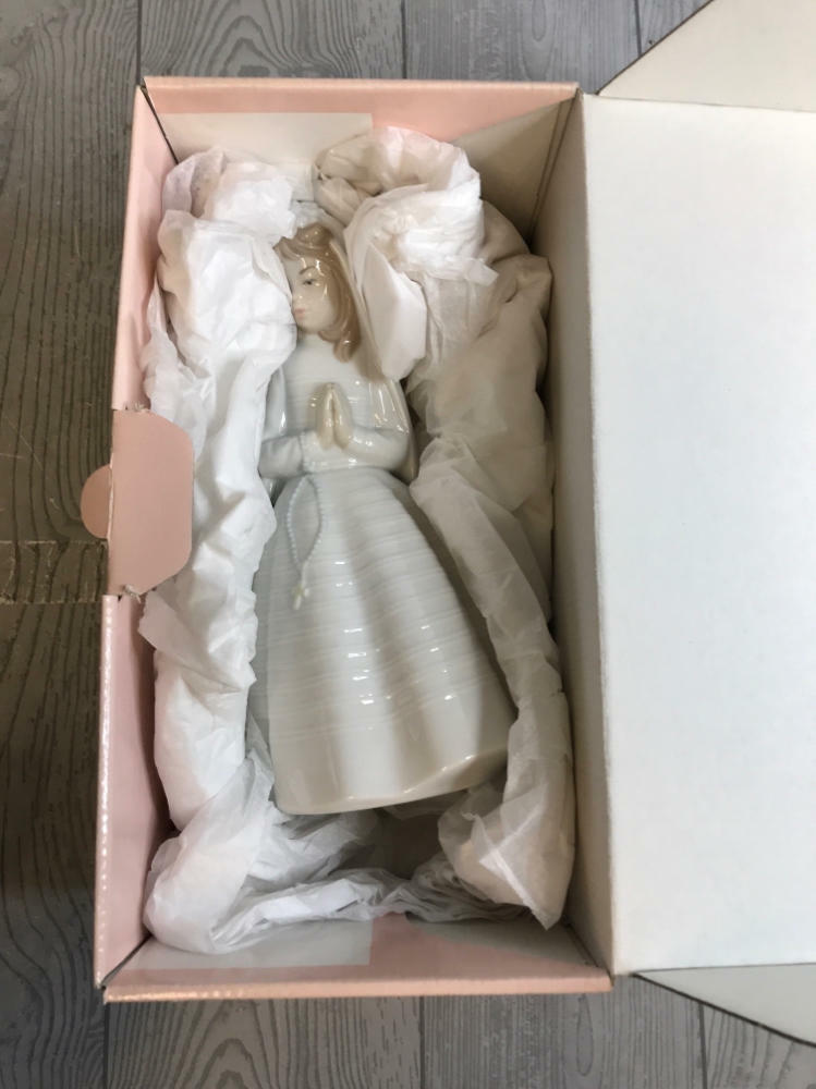 NAO by Lladro Vintage Praying Girl Holy Communion Confirmation Spanish - Good
