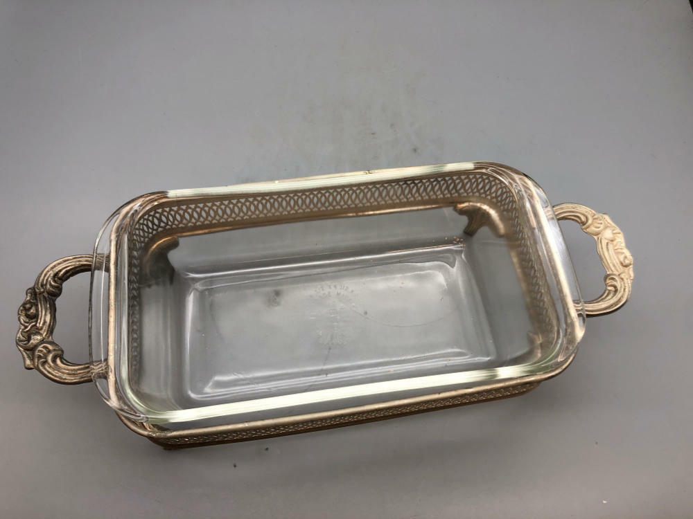 PYREX PLATE W SILVER HOLDER BREAD OR MEAT LOAF GLASS DISH - 1 1/2 Qt Dish - Good