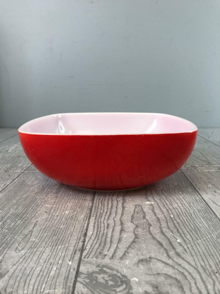 Set of 5 Vintage Pyrex Red Square Bowls - 1 Large 2.5 Qt - 4 Small 12 Oz Bowls - Good