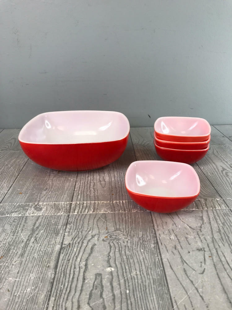 Set of 5 Vintage Pyrex Red Square Bowls - 1 Large 2.5 Qt - 4 Small 12 Oz Bowls - Good