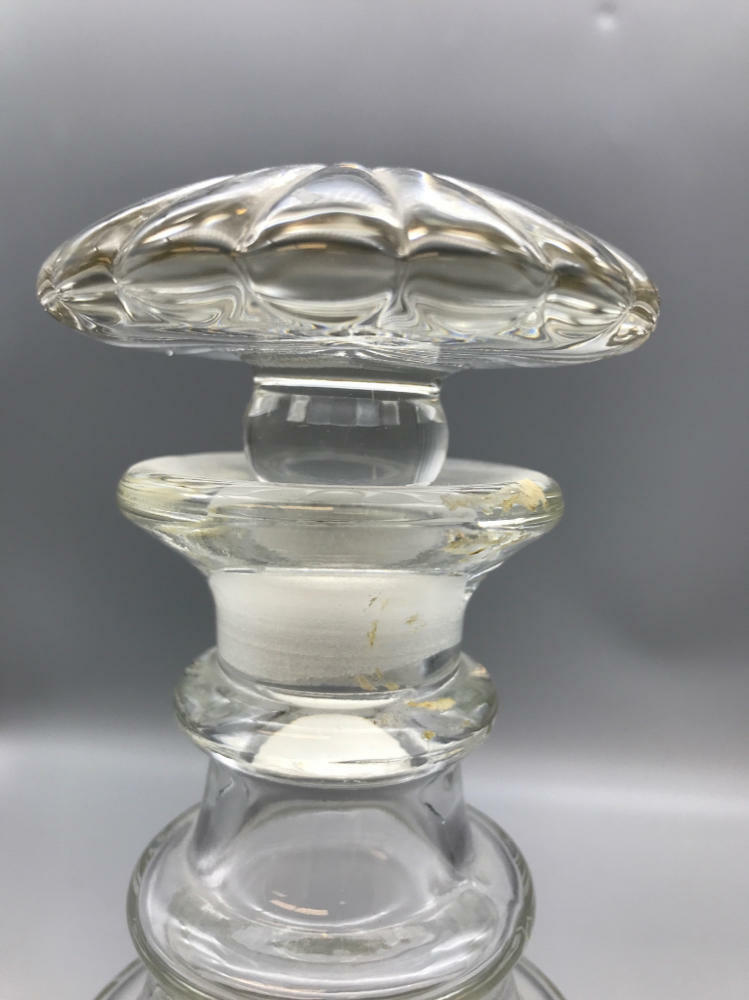 Vintage 1776 - 1976 Clear Glass Bicentennial Etched EAGLE STAR DECANTER - Good