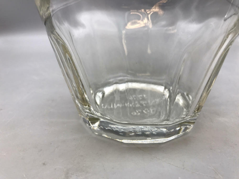 Vintage 1776 - 1976 Clear Glass Bicentennial Etched EAGLE STAR DECANTER - Good