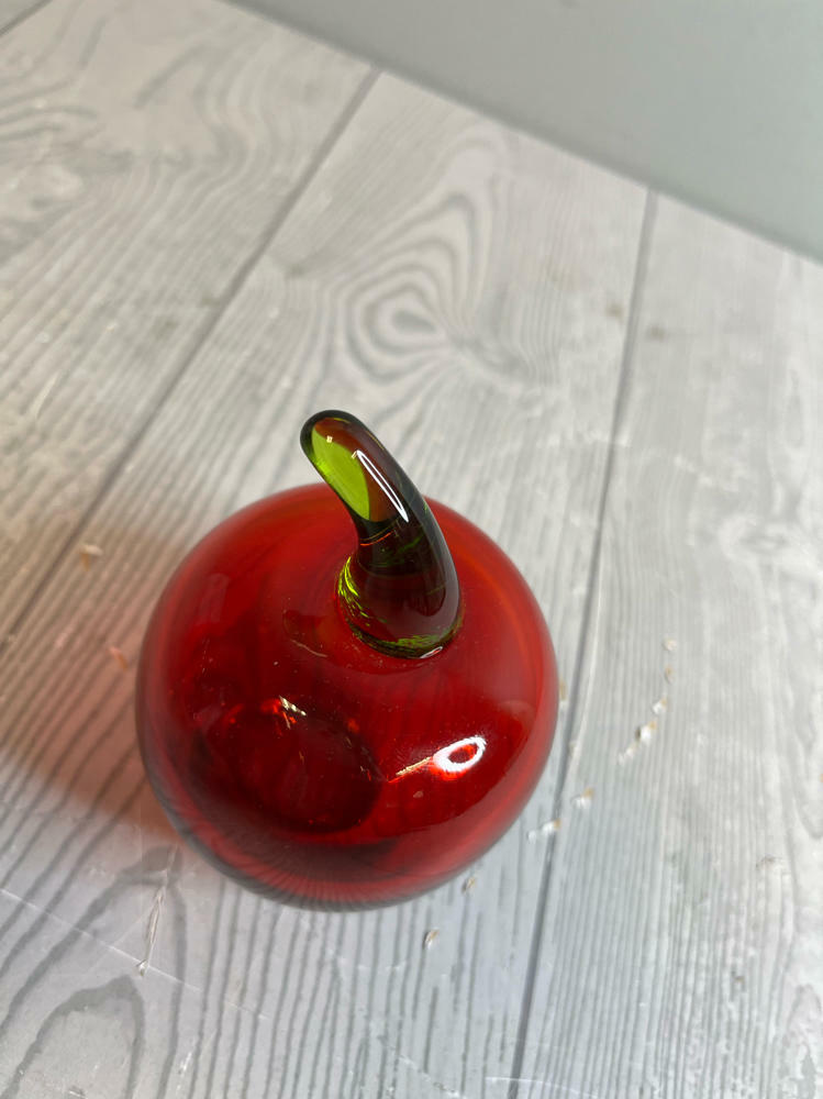 Viking Like Hand Blown Art Glass Red Apple Green Stem Crystal Fruit Paperweight - Good