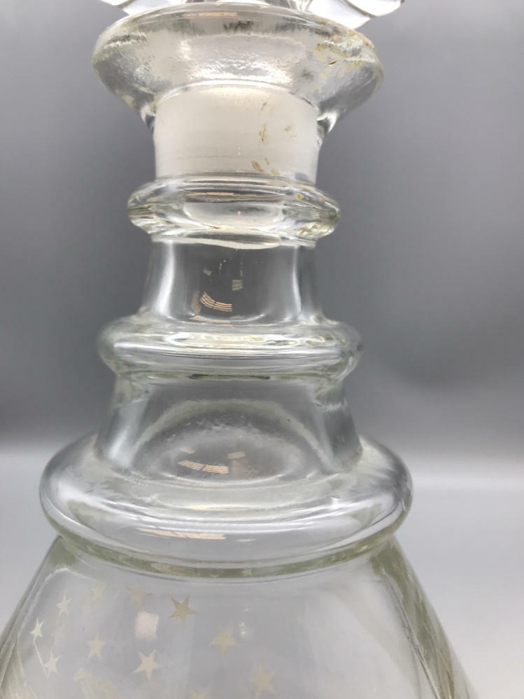 Vintage 1776 - 1976 Clear Glass Bicentennial Etched EAGLE STAR DECANTER - Good