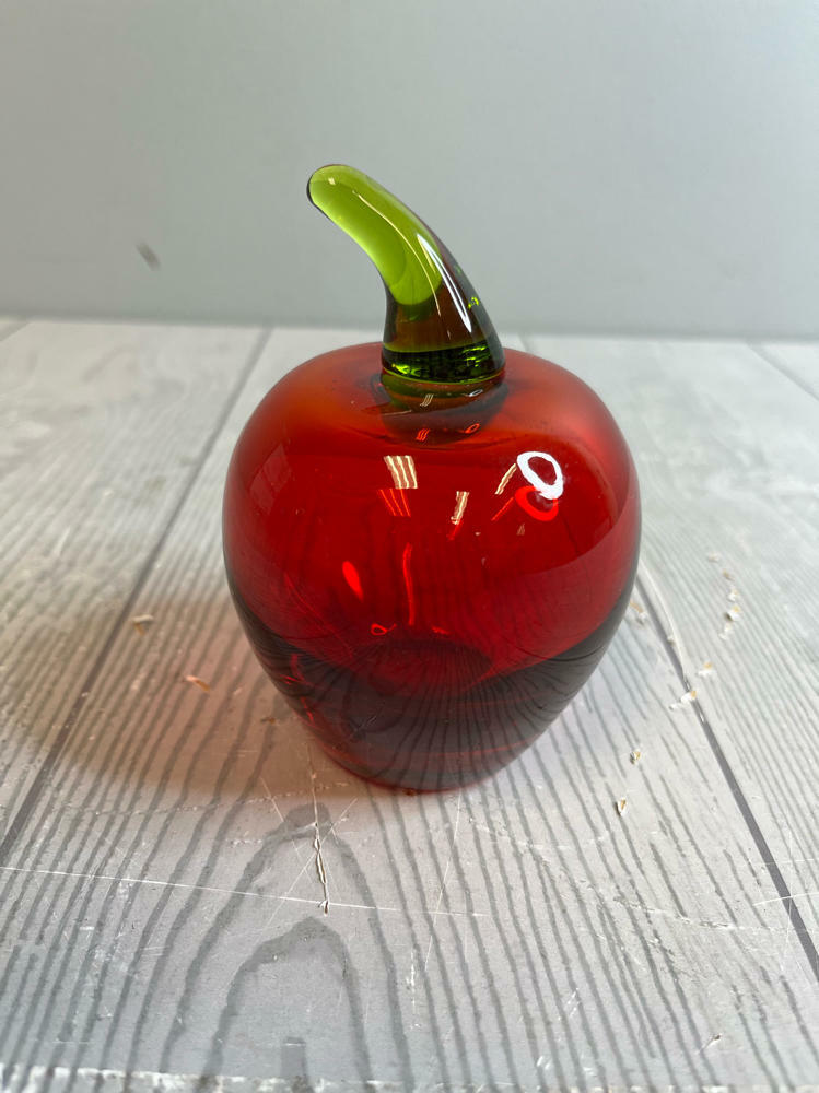 Viking Like Hand Blown Art Glass Red Apple Green Stem Crystal Fruit Paperweight - Good