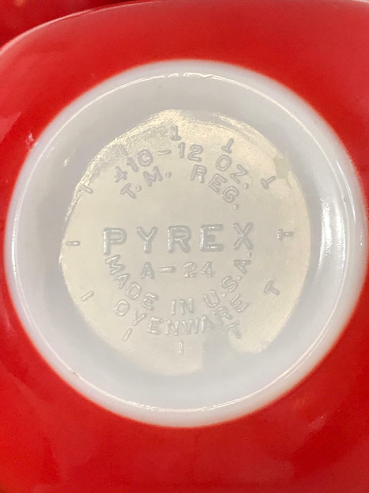 Set of 5 Vintage Pyrex Red Square Bowls - 1 Large 2.5 Qt - 4 Small 12 Oz Bowls - Good