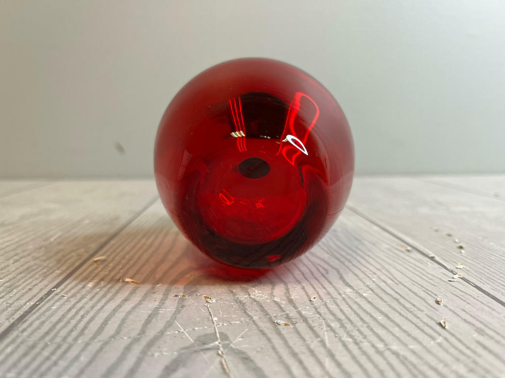 Viking Like Hand Blown Art Glass Red Apple Green Stem Crystal Fruit Paperweight - Good