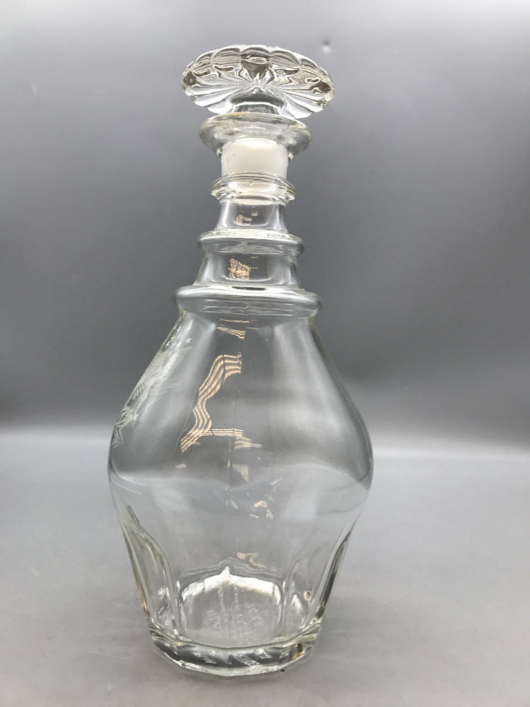 Vintage 1776 - 1976 Clear Glass Bicentennial Etched EAGLE STAR DECANTER - Good