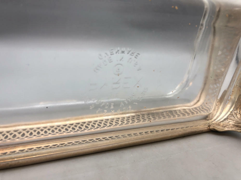 PYREX PLATE W SILVER HOLDER BREAD OR MEAT LOAF GLASS DISH - 1 1/2 Qt Dish - Good