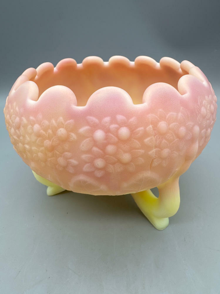 Fenton Pink Fenton's Flowers Burmese Glass Rose Bowl with Label / Sticker - Good