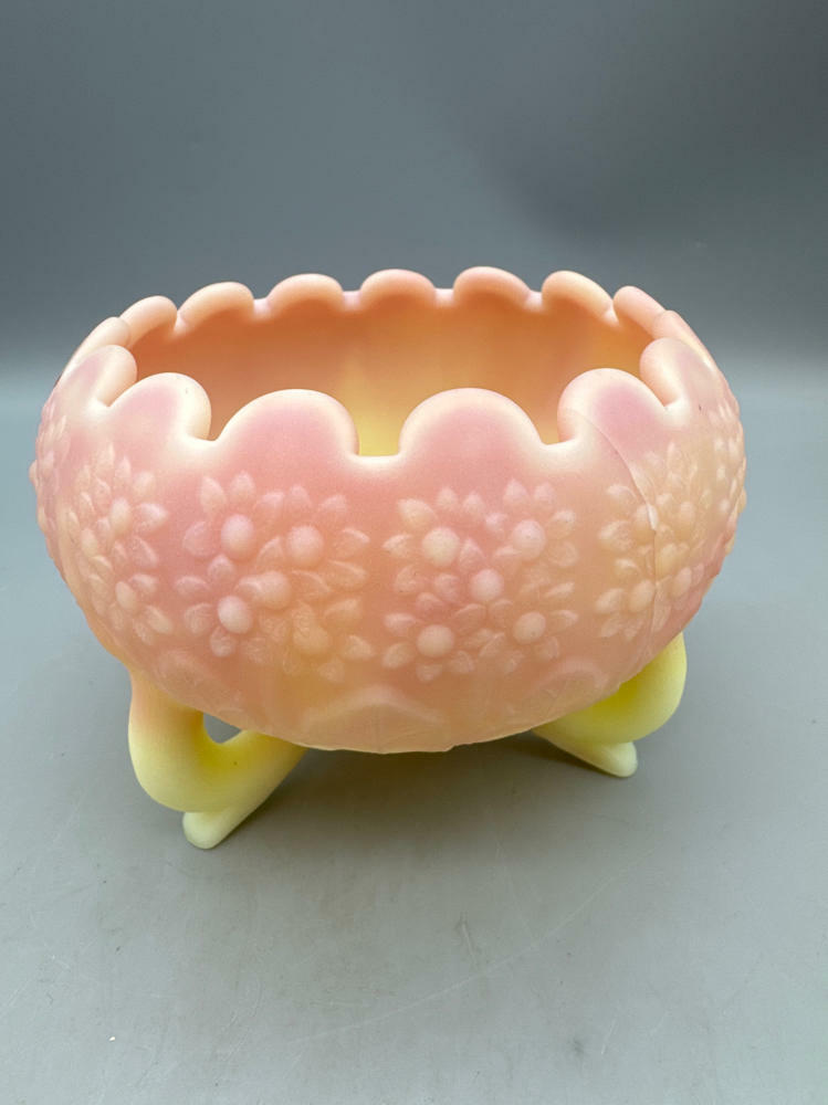 Fenton Pink Fenton's Flowers Burmese Glass Rose Bowl with Label / Sticker - Good