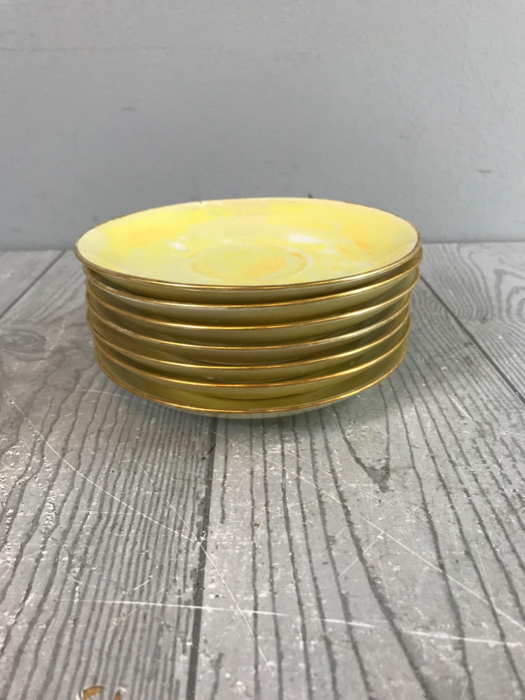 Set of 12 Yellow & White Iridescent Tea Set - 7 Saucers, 4 Cups, 1 Tea Pot - Good