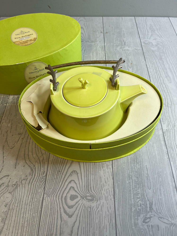 Villeroy & Boch Tea Delight Lime Green with Brass Branch Handle in Original Box - Good