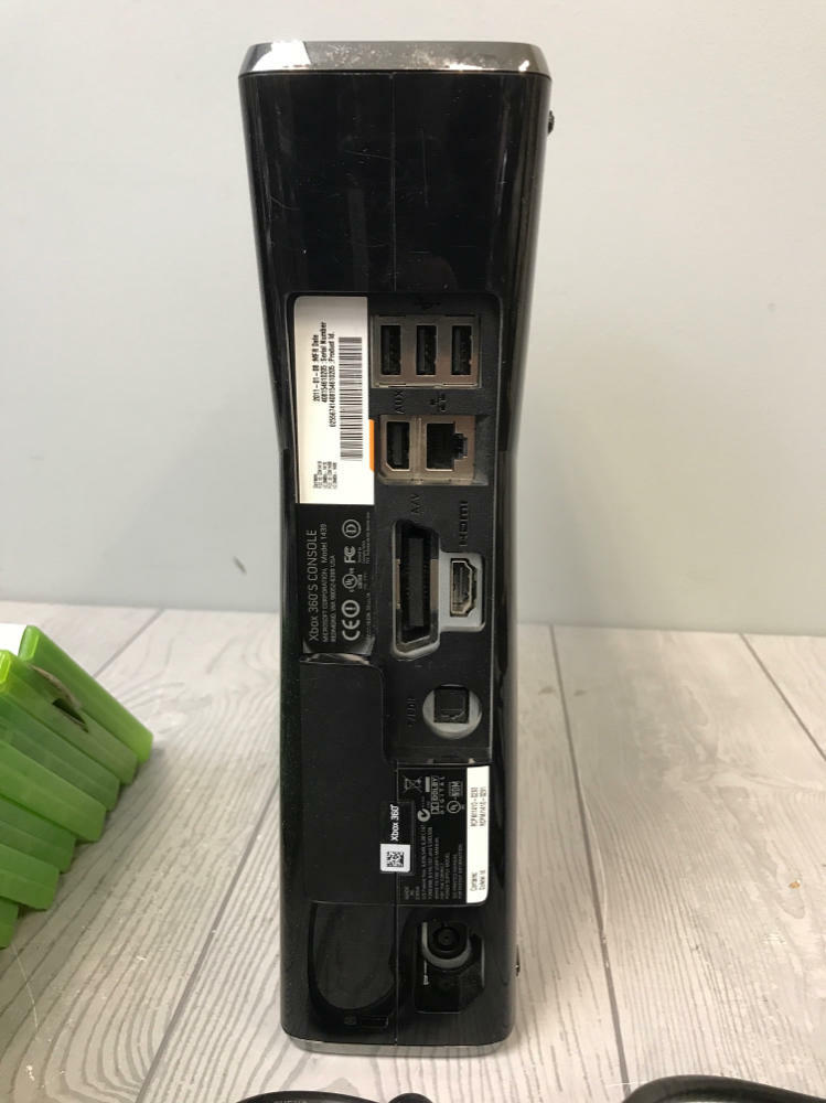 Xbox 360 gaming Console with Connectors and 18 Games Included Untested - Good