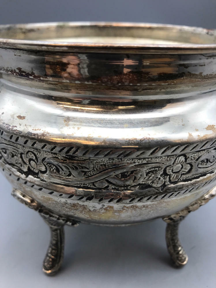 Rare Vintage Reed and Barton Silver Plated Bowl Floral Pattern Home Decor - Good
