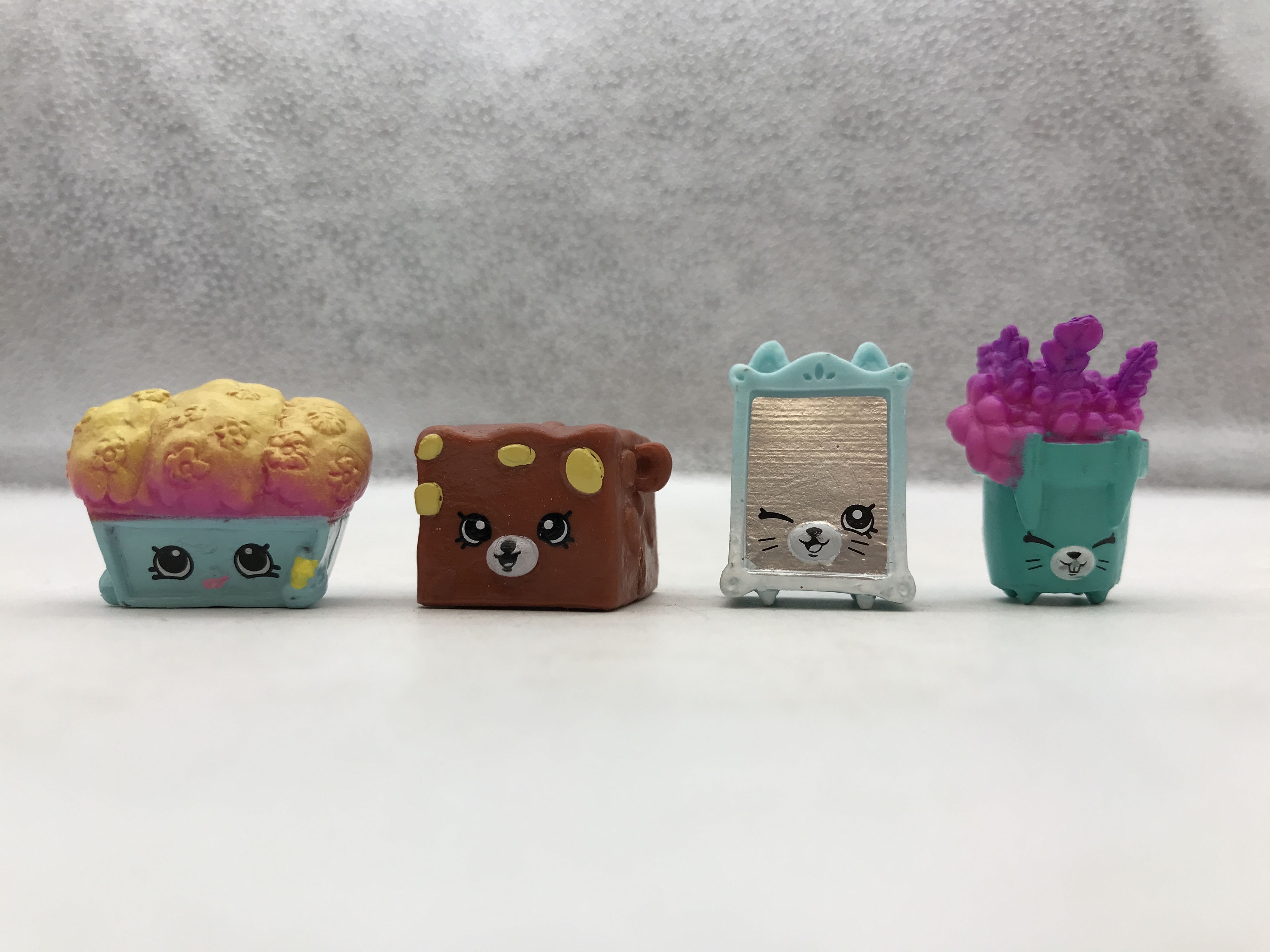 Moose Toys Multi-Colored Polypropylene Shopkins 19 Assorted Little Figures